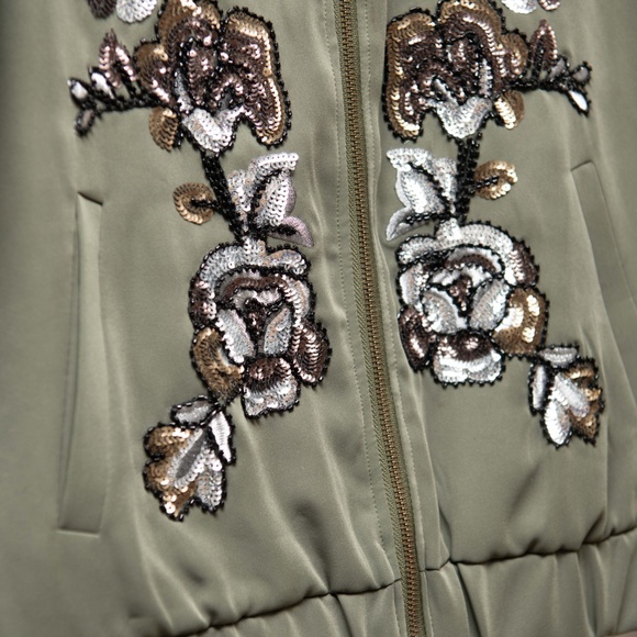 Chicos Plus Size 0 (XL) Embroidered Bomber Jacket NWOT Full Zip Dark Green - Picture 2 of 4